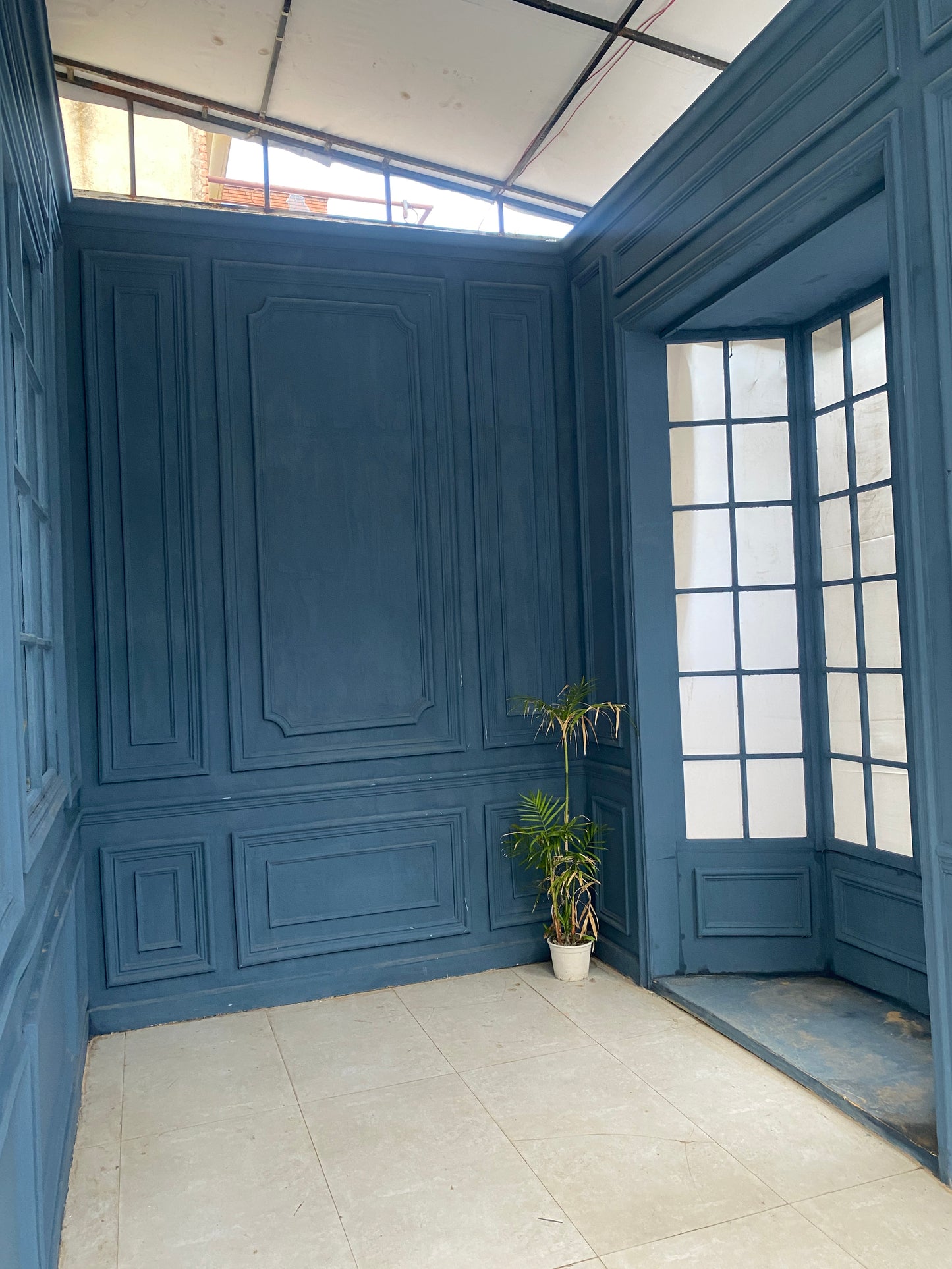 FRENCH WALL