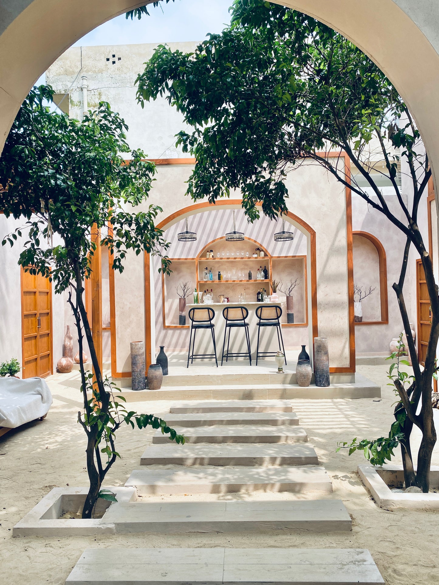 THE OASIS LOUNGE