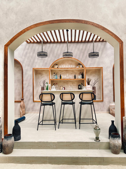THE OASIS LOUNGE