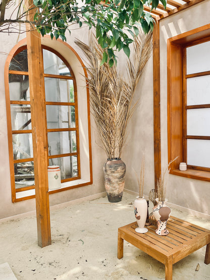 THE OASIS LOUNGE