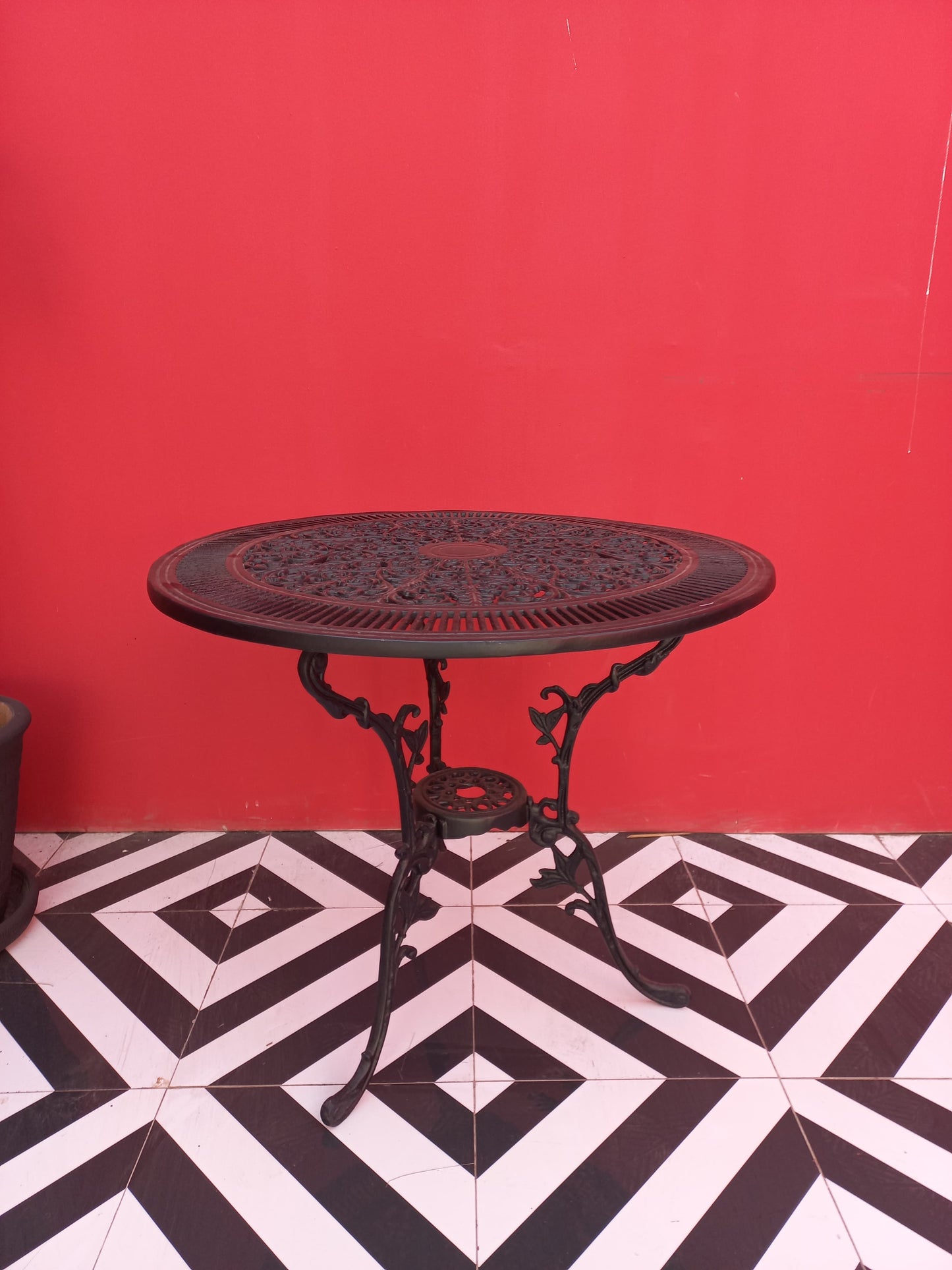 Steel Black Round Table