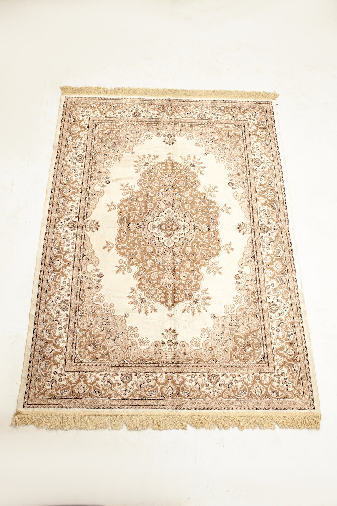 Brown Traditional Rug 6' x 4'ft